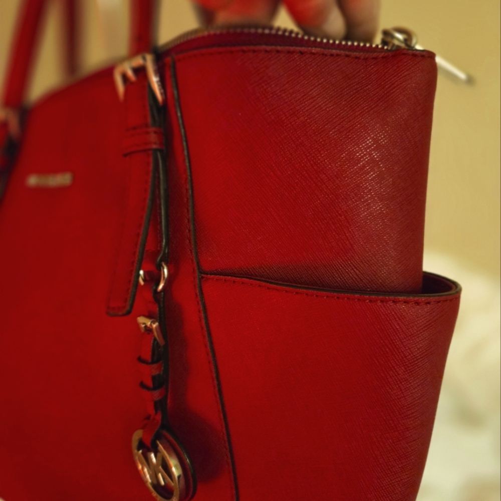 Michael Kors Medium/Large Red Tote With Silver Hardware - EUC 🦋